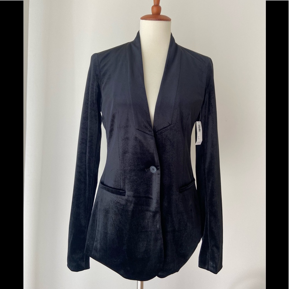 NWT elegant black velvet velour Old Navy fitted blazer.